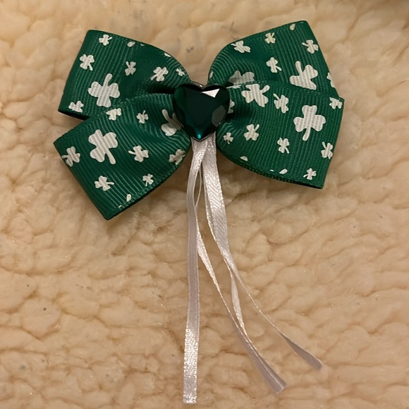 Green & White Irish Brooch - Picture 9 of 17